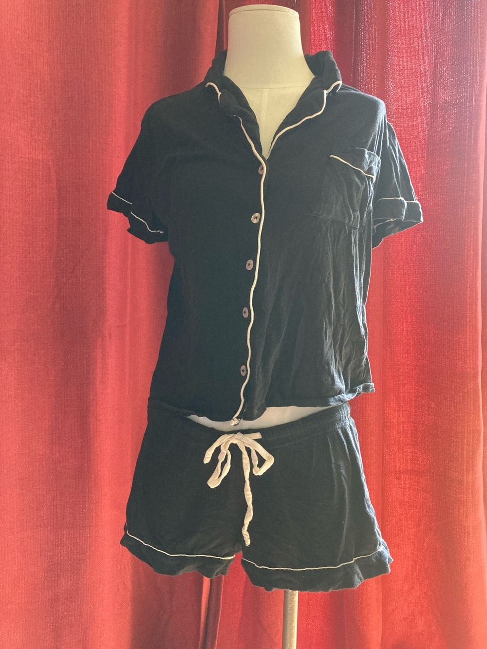 Bottoms Out Gal Black Short-Sleeve Button Pajama Set with Contrast Piping, M